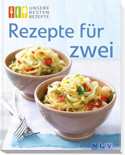 Gut kochen ganz ohne Umrechnen"Hier findet jedes Duo genau das Richtige! Wenn Sie sich zu zweit mit unkomplizierten, aber raffinierten Gerichten verwöhnen und auf das Resteessen am nächsten Tag verzichten möchten, dann liegen Sie mit diesem Kochbuch genau richtig. Snacks und Suppen für den kleinen Hunger, frische Salatkreationen, Fischgerichte für den leichten Genuss, vitaminreiche Gemüseküche, tolle Fleisch- und Geflügelideen, Schlemmerrezepte für das romantische Tête-à-Tête oder Süßes für Naschkatzen: Dieses Kochbuch verbindet mühelos Genuss mit gesunder und abwechslungsreicher Ernährung und schafft einen wohltuenden Ausgleich zu Hektik und Stress im Alltag. Ob Thunfisch-Carpaccio mit Sherry, Spinatsalat mit Brie, Sesam und Pfirsich, Wolfsbarsch-Röllchen mit Pilzen und Schinken, Kaninchen in Bärlauchsauce oder Limetten-Granita mit Orangenlikör – mit diesem Kochbuch können Sie zu zweit schlemmen, ohne umzurechnen. - Unsere besten Rezepte für zwei: Snacks und Suppen, Salate, Fisch und Meeresfrüchte, Gemüseküche, Fleisch und Geflügel, Schlemmerküche, Desserts und süße Speisen - für zwei Personen täglich köstlich kochen, ohne umzurechnen - jedes Rezept mit Schritt-für-Schritt-Anleitung und brillanter Food-Fotografie - attraktiver Flexo-Einband im handlichen Format