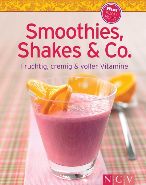 Mix it up! -Frische und fruchtige Smoothie Rezepte: Entdecken Sie leckere und gesunde Getränke, die Ihren Gaumen mit Beeren, Ananas, Banane, Gurke & Co verwöhnen. -Green Smoothies & Gemüse Smoothies: Profitieren Sie von der Kraft der Natur und gönnen Sie sich vitaminreiche, grüne Getränke für mehr Energie und Wohlbefinden. -Vielfältige Shakes Rezepte: Von Obst Shakes bis Milchshakes - genießen Sie köstliche Variationen aus frischen Säften, Eiscreme, Sirup und weiteren Smoothie Zutaten. -Praktische Schritt-für-Schritt Anleitung: Folgen Sie den leicht verständlichen Rezepten mit brillanten Farbfotos und zaubern Sie im Handumdrehen erfrischende Getränkekreationen. -Mixer Tipps & Getränke Dekoration: Erfahren Sie wertvolle Ratschläge zum Mixerkauf und kreative Dekorationsvorschläge, um Ihre Drinks zum echten Hingucker zu machen. Smoothies, Shakes & Co. - Ihr Weg zu fruchtigem, cremigem und vitaminreichem Genuss! Dieses must-have Kochbuch ist perfekt für alle, die frische, fruchtige und gesunde Getränke lieben. Mit einer Vielzahl an köstlichen Smoothie Rezepten, Shakes Rezepten und sogar Green Smoothies, wird dieses Buch schnell zu Ihrem Lieblingsbegleiter in der Küche. Entdecken Sie vitaminreiche Drinks aus Obst und Gemüse, die im Mixer püriert, mit frischen Säften oder Milch verlängert und zum Teil mit Sirup und Eiscreme verfeinert werden. Lernen Sie, wie Sie erfrischende Säfte und Shakes aus verschiedenen Zutatenkombinationen herstellen können. Erfahren Sie hilfreiche Mixer Tipps und Tricks zum Kauf der richtigen Küchengeräte und Zubereitung der köstlichsten Getränkekreationen. Genießen Sie eine ausführliche Einleitung mit zahlreichen Dekorationsvorschlägen, die Ihre Drinks zum echten Hingucker machen. Von fruchtigen Obst Shakes über cremige Milchshakes bis hin zu gesunden Green Smoothies - dieses Buch bietet eine Fülle an leckeren Rezepten, die Sie und Ihre Familie lieben werden. Die anschaulichen Schritt-für-Schritt Anleitungen und brillanten Farbfotos machen die Zubereitung der Getränke zum Kinderspiel. Gönnen Sie sich gesunden Genuss mit Smoothies, Shakes & Co.! Smoothie Rezepte, Shakes & Co: Fruchtig, gesund, vitaminreich - inklusive Green Smoothies, Mixer Tipps, Schritt-für-Schritt Anleitung & Getränke Dekoration.