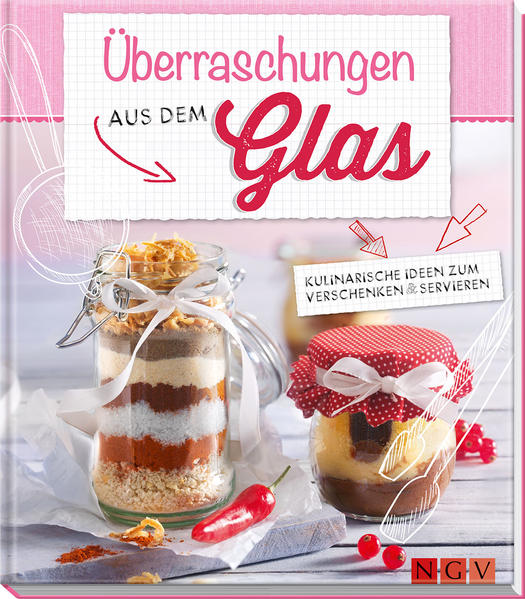 Verschenken & servieren im Glas Gläser eignen sich wunderbar zum Anrichten und Dekorieren von Speisen, denn in kaum einem anderen Gefäß wirken die natürlichen Farben und Formen von Zutaten und Gerichten so appetitlich. Ob kulinarisches Mitbringsel, individuelles Dankeschön, delikates Partyfood oder süße Kleinigkeit – unsere originelle Rezeptsammlung hält zahlreiche Ideen für Sie bereit, um mit Ihren hausgemachten Köstlichkeiten Freunde, Familie, Gäste und Kollegen zu beeindrucken. Der Kreativität sind dabei keine Grenzen gesetzt: Backmischungen für Apfelwaffeln mit Krokant oder Ciabatta mit getrockneten Feigen, pikante Gewürzmischungen oder Risotto- und Couscousmischungen für leckere Gerichte, kleine Kuchen im Glas gebacken wie Regenbogenkuchen mit Batida de Coco-Topping oder Zupfkuchen mit Johannisbeeren. Oder Sie servieren zur nächsten Party feines Fingerfood wie Lammspießchen mit Hummus-Dip, pochiertes Ei auf Spargelsalat oder Himbeer-Keks-Trifle und ein Erdbeer-Schichtdessert. Abgerundet wird der Band durch leckere Marmeladen und Chutneys. - Über 55 Rezepte von supertrendigen Back-, Gewürz-, Müsli- und anderen Trockenmischungen über feine Kuchen - im Glas gebacken - bis hin zu leckeren Marmeladen und Chutneys sowie herzhaften und süßen Partyhäppchen im Glas - Mit Download-Link bei den Back- und Trockenmischungen, um den Beschenkten die Rezepte mitgeben zu können - Mit Schritt-für-Schritt-Anleitungen und wichtigen Tipps zur Lagerung und Haltbarkeit der köstlichen Geschenke