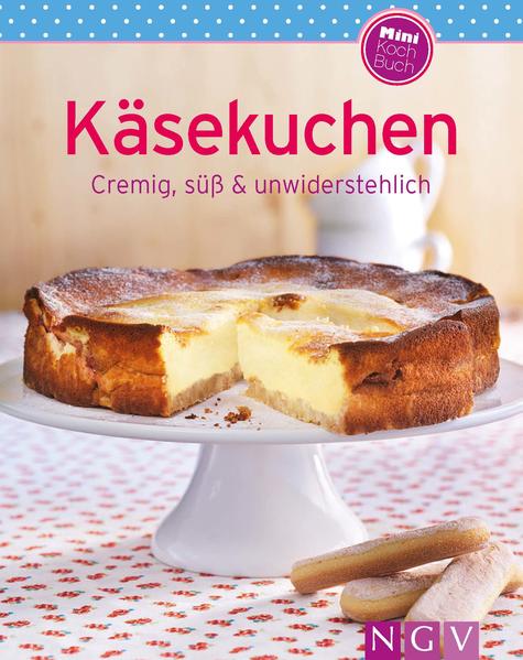 Käsekuchen - Cremig schmelzender Genuss! Ob klassisch, international, mit oder ohne Boden, mit Früchten, als Torte, vom Blech oder aus dem Kühlschrank - jeder liebt seinen Käsekuchen anders. Eines aber haben alle Varianten gemein: den samtig-cremigen Kern, der so herrlich auf der Zunge zergeht. Lassen Sie sich von unseren vielfältigen Backideen verführen, und entdecken Sie neue Lieblingsrezepte wie Apfel-Quark-Strudel, Käsekuchen ohne Boden, Kaffee-Frischkäse-Torte, Ricotta-Käsekuchen mit Himbeeren, original New York Cheesecake, Holler-Torte, Hugo-Sahne-Schnitten und Mini-Cheesecakes im Filoteig. Ein Fest für alle Käsekuchen-Fans! - Über 100 vielfältige Käsekuchen-Rezepte, pur, mit Früchten, Schokolade oder Nüssen - Mit einem Kapitel zu unkomplizierten Kühlschrankkuchen - Jedes Rezept mit brillantem Farbfoto und ausführlicher Schritt-für-Schritt-Anleitung