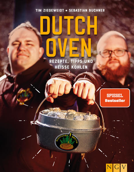 Über 60 Rezepte für den Dutch Oven von den Youtube-Stars Sauerländer BBCrew -Glühende Fans: BBCrew-Youtube-Channel über 42.000 Abonnenten -Heißer Trend: Dutch Oven ist der Liebling der Grill-Szene -Über 60 Rezepte: deftig und ein bisschen süß -Wieso, weshalb, warum? Reichlich Experten-Tipps, Tricks und Kaufinfos -Youtube-Stars aus dem Sauerland -Spiegel-Bestseller Im Freien kochen ist für die Youtube-Stars aus dem Sauerland das Schönste. Über 35.000 Abonnenten der Sauerländer BBCrew warten jeden Sonntag auf ein neues Rezept. Und das kriegen sie. Egal ob Sommer oder Winter, grillen, kochen oder BBQ, Tim und Sebastian haben für jede Gelegenheit und für jede Jahreszeit tolle Gerichte. 60 spannende Rezepte Der Dutch Oven ist eines der Lieblingsbabys der Sauerländer BBCrew. Denn mit dem vielseitigen gusseisernen Topf kann man fast alles zubereiten: saftige Rouladen, zartes Pulled Pork, krossen Schweinekrustenbraten und sahniges Kartoffelgratin genauso wie süßen Apfelkuchen oder knuspriges Brot. Für ihr erstes Buch haben die Sauerländer über 60 Rezepte zusammengestellt. Für alle die noch mehr erfahren wollen: Tipps, Tricks und Infos zu Kauf und Verwendung des Kochgeräts gibt es reichlich. Power aus Gusseisen Der schwere Topf ist ein absoluter Outdoor-Traum und für das Kochen im Freien gemacht: im Campingurlaub, beim abendlichen Grillen oder BBQ genauso wie am gemütlichen Lagerfeuer. Einmal vorbereitet und befüllt kocht das Essen quasi von allein. Der Dutch Oven liebt glühende Kohlen und offenes Feuer, die ihm richtig einheizen. Die gusseiserne Power sorgt dafür, dass die Hitze sich gleichmäßig verteilt und lange gehalten wird. Auf seinen drei Beinen steht er sicher, der dicht schließende Deckel mit dem hochgezogenen Rand lässt sich mit Kohlen oder Briketts belegen. Durch die Verteilung der Kohle auf und unter dem Dutch Oven lässt sich Ober- und Unterhitze steuern. So bekommen Eintöpfe, Brote und Gratin im Topf die optimale Hitzezufuhr.