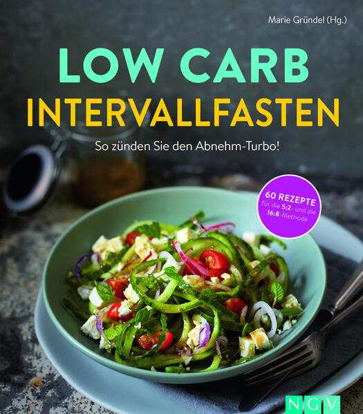 Der Abnehm-Turbo ☺ Dreamteam: Die zwei erfolgreichen Abnehmkonzepte Intervallfasten und Low Carb perfekt kombiniert ☺ So geht's: Alle wichtigen Basics zu Funktionsweise, Wirksamkeit, Methoden etc. ☺ Lecker: 60 köstliche Low-Carb-Rezepte für die Fastenzeit und die fastenfreie Zeit ☺ Praktisch: Inklusive Wochenplänen (vegetarisch und nicht-vegetarisch) für die 5:2-Methode Intervallfasten ist in aller Munde! Kein Wunder: Nie war Abnehmen so einfach, effektiv und gesund! Durch festgelegte Essenspausen kurbeln Sie den Stoffwechsel an, bringen die Fettverbrennung in Schwung und verlieren lästige Kilos. Kein Kalorienzählen, kein Hungern, kein Jo-Jo-Effekt. Mit Low Carb kommt der Fastenturbo noch mehr in Schwung! Durch die Reduzierung von Kohlenhydraten schaltet der Körper in den Fettverbrennungsmodus - das Intervallfasten sorgt dafür, dass die Fettverbrennung länger andauert. So purzeln die Pfunde wie von selbst. Wir verbannen Kohlenhydrate dabei aber nicht ganz vom Speiseplan. Sie essen einfach nur weniger davon: Low Carb light. Einfach durchzuhalten, alltagstauglich und trotzdem sättigend. In diesem Buch finden Sie sowohl Low-Carb-Rezepte für die fastenfreie Zeit als auch besonders schlanke Rezepte für die Fastenzeit. So können Sie sich nach Belieben Ihren Menüplan zusammenstellen. Noch einfacher geht es mit den beigefügten, praktischen Wochenplänen für die 5:2-Methode. Die ausführliche Einleitung versorgt Sie mit allen notwendigen Basics rund ums Thema. Also: Essen Sie sich fit und schlank!