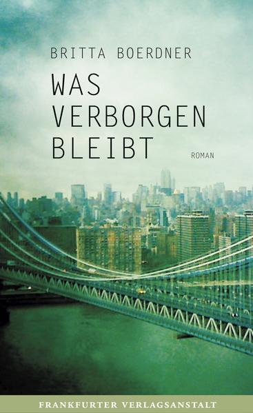 Es gibt ein Versprechen, abgegeben viele Jahre zuvor: Wer als Erster in der großen Stadt Fuß fasst, zieht den anderen nach. Nun ist sie ihrem Freund über den Ozean gefolgt, erst einmal auf Probe in die ferne Metropole. Was als Neuanfang gedacht war, stellt sich aber als der Beginn eines Abschieds heraus. Da sind Gregors Überstunden und die abendliche Beklommenheit, wenn beide in der Dunkelheit nebeneinanderliegen. Und die Katze im Innenhof, die er füttert, wenn er sich unbeobachtet fühlt. Getrieben von ihrer Sehnsucht nach vertrautem Terrain, wandert die Erzählerin tagsüber durch die winterlichen Straßen, auf der Suche nach den Indizien der Liebe und der früheren Intimität. Szenen ihrer ersten Monate steigen in ihr auf, als das Spiel der Körper noch die Grenzen zwischen ihnen aufzulösen schien und sie gemeinsamen Träumen nachhingen.