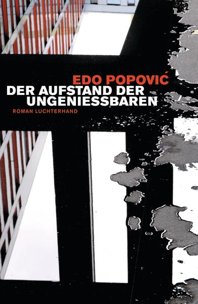 Wir wollen da nicht mitmachen Sie nennen sich die »Ungenießbaren«. Sie wollen nicht mitmachen. Sie wollen sich heraushalten aus der allgegenwärtigen Gier nach Macht und Reichtum und Ressourcen. Sie wollen ein anderes, ein besseres Leben führen. Doch dann eskaliert der Konflikt mit der herrschenden Ordnung. Und immer mehr sehen sich die »Ungenießbaren« gezwungen, selbst Gewalt anzuwenden und mit den Mitteln derer zu kämpfen, die sie verachten. Am Anfang ist es ein fröhlicher Aufbruch, fast ein Spiel. Lange Zeit suchen die, die in der Gesellschaft keinen Platz finden oder finden wollen und die sich selbst »die Ungenießbaren« nennen, auf eigene Faust im Wohlstandsmüll nach ihrer täglichen Ration zum Überleben. Doch als eine undurchsichtige Holding beginnt, eine Mauer um alles, was irgendwie profitabel ist, zu errichten und die »Ungenießbaren« zu verdrängen, schließen diese sich zusammen, um gemeinsame Sache zu machen. Täglich werden es mehr, und sie verwandeln ihre Absage an die Konsumgesellschaft in ein großes Fest. Eine derartige Provokation kann die Regierung freilich nicht dulden. Denn welche Regierung braucht schon glückliche und kluge Menschen? Und als der Konflikt eskaliert, wird aus der fröhlichen Absage an die Konsumgesellschaft plötzlich terroristischer Kampf … Aus der Erfahrung der kriegerischen Konflikte auf dem Balkan und der Auswüchse der modernen Konsumgesellschaft entwirft Edo Popovic - irgendwo zwischen »Fahrenheit 451« und »Natural Born Killers« - eine bezwingende und verstörende negative Utopie: die Geschichte des Aufstands der »Ungenießbaren« gegen die skrupellose Unterdrückung und Ausbeutung der Welt im Interesse einer profitgierigen Wirtschaftsholding, die alle Macht an sich gerissen hat.