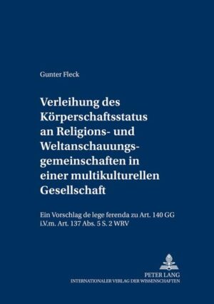 Gegenstand der Untersuchung sind aktuelle Entwicklungen auf dem Gebiet des Staatskirchenrechts. Im besonderen werden die Probleme aufgezeigt, die mit der Verleihung des Körperschaftsstatus an Religions- und Weltanschauungsgemeinschaften nach Art. 140 GG i.V.m. Art. 137 Abs. 5 S. 2 WRV in einer religiös multikonfessionellen und weltanschaulich pluralistischen Gesellschaft verbunden sind. Im Mittelpunkt der Erörterung steht die Frage, inwieweit der Staat vor der Verleihung des Körperschaftsstatus an Religions- und Weltanschauungsgemeinschaften deren Einstellung zu der verfassungsmäßigen Ordnung überprüfen darf, ohne zugleich dabei in die Religionsfreiheit einzugreifen. Der in dieser Arbeit unterbreitete Vorschlag de lege ferenda ist ein Beitrag dazu, die Verleihung des Körperschaftsstatus in ihrer Verfassungsmäßigkeit mit der Verfassungswirklichkeit normativ in Einklang zu bringen und somit den veränderten gesellschaftlichen Rahmenbedingungen anzupassen.