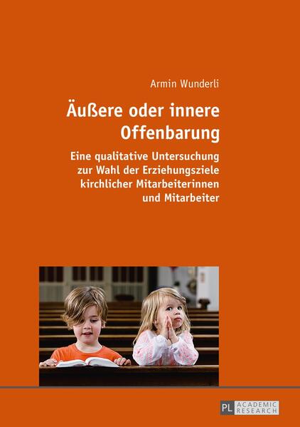 Viele Kirchgemeinden bemühen sich um ein reichhaltiges Programm für Kinder. Dabei verfolgen sie bestimmte Ziele. Um diese herauszufinden, wurden im Rahmen dieser Arbeit Mitarbeiterinnen und Mitarbeiter aus katholischen, evangelischen und freikirchlichen Gemeinden befragt. Es zeigte sich, dass es in allen drei Religionsgemeinschaften wichtig ist, die nächste Generation für die Gemeinde zu gewinnen. Es kamen aber auch unterschiedliche Denkweisen zum Ausdruck, zum Beispiel, welche Voraussetzungen ein Kind erfüllen muss, um als Christ gelten zu dürfen. Bei der Wahl ihrer Erziehungsziele orientieren sich die Mitarbeitenden kaum an den Erwartungen, die an sie herangetragen werden. Viel wichtiger ist ihnen ihre eigene Biografie: Was sie selbst erlebt-oder nicht erlebt-haben, möchten sie den Kindern weitergeben.