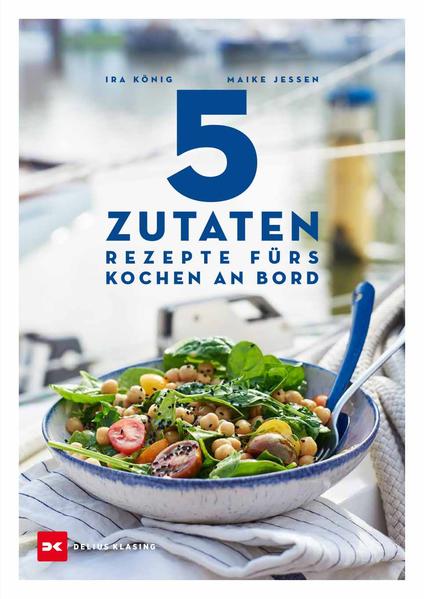 Leckere Rezepte für hungrige Crews: So zaubern Sie seetaugliche Gerichte mit wenigen Zutaten Wenig Platz, sparsame Ausstattung und Turbulenzen bei starkem Wellengang: Kochen auf dem Boot ist selbst für versierte Smutjes eine besondere Herausforderung. Köchin und Food-Journalistin Ira König zeigt, wie Sie auch mit wenigen Zutaten, Herdplatten und Töpfen an Bord leckere Gerichte zaubern - in einem Kochbuch eigens für die Seglerküche! Freuen Sie sich auf leichte Gerichte mit magerem Fleisch, Fisch, viel Gemüse und aromatischen Kräutern und Gewürzen. Besonders praktisch: Alle vorgestellten Rezepte sind leicht bekömmlich und produzieren kaum Abwasch. So können Sie sich ganz auf das konzentrieren, was wichtig ist: den Spaß am Segeln und Motorboot fahren. • Ideales Geschenk für Segler und Wassersportler: das praktische Bordkochbuch mit cleveren Rezeptideen für jede Kombüse • Platzsparend, schnell und umweltfreundlich kochen mit einfachen Zutaten und wenig Geschirr • Gesunde Ernährung ohne Langeweile auf dem Teller: Vielseitige Ideen für Meal Prep, Cold Cooking und One-Pot-Gerichte mit Fleisch, Fisch oder veggie • Mit praktischer Vorratsliste: Diese Lebensmittel sollten Sie immer an Bord haben • Mit hilfreichen Zutaten-Alternativen, Lagertipps und Resteverwertung Kochen an Bord war noch nie so einfach! Kichererbsensalat, Ente in Orangensoße oder One-Pot-Pasta - klingt nicht nach Kochen auf See? Und ob! Die cleveren Rezepte aus diesem Buch können selbst in der kleinsten Kombüse und mit einer überschaubaren Auswahl an Utensilien nachgekocht werden. Die verwendeten Zutaten sind in jedem Supermarkt zu bekommen und die praktische Checkliste für die Vorratshaltung hilft beim Erstellen der Einkaufsliste für den Segeltörn. Nie wieder hungrig auf See - dieses schlaue Kochbuch für Wassersportler darf in keiner Bordküche fehlen!