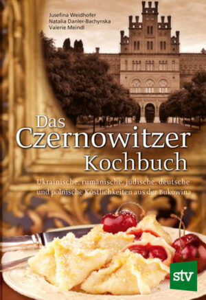 Das „Czernowitzer Kochbuch“ bietet ein Best-of der Küche der östlichen Donaumonarchie - kulturhistorisch interessant und zeitgemäß aufbereitet zum Nachkochen. In Czernowitz haben viele Volksgruppen der ehemaligen Habsburgermonarchie ihre Spuren hinterlassen. Nicht umsonst nannte man die Hauptstadt der Bukowina „Klein-Wien des Ostens“. Das kulinarische Erbe der ukrainischen, rumänischen, jüdischen, deutschen und polnischen Bevölkerung wird in diesem Buch vorgestellt und so aufbereitet, dass die schmackhaften Gerichte auch heutzutage problemlos nachzukochen sind. Infolge des friedlichen Zusammenlebens der Völker entstand in Czernowitz eine einzigartige kulinarische Vermischung unterschiedlicher Traditionen. Borschtsch, Krautrouladen, Haluschky und der Salat „Hering im Pelz“ aus der ukrainischen Küche sind ebenso Bestandteil des Czernowitzer Kochbuches wie „Gefilter Fisch“ aus der jüdischen, Polenta mit Schafskäse aus der rumänischen oder Plow und Schaschlik aus der armenischen Küche. Reichhaltig ist auch die Auswahl an Kuchen und Süßspeisen wie den Cremeschnitten „Napoleon“, Pfingstgolatschen, Teigtaschen mit Weichseln oder dem Trockenfrüchtekompott „Uswar“. Spezielle Gerichte für die Festtage Ostern und Weihnachten runden die kulinarische Reise durch das ehemalige österreichische Kronland Bukowina, das „Buchenland“, ab. Wie wär’s einmal mit Fasten-Krautrouladen zur Vorbereitung auf Weihnachten? Oder einem gefüllten Kaninchen zum Osterfest?