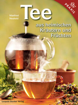 Sie bieten eine Vielfalt an Geschmackserlebnissen und ihre Nebenwirkungen sind pure Gesundheit: Tees aus heimischen Kräutern und Früchten schmecken Kindern und Erwachsenen, sind Energy-Drinks und Durstlöscher, regen am Morgen an und am Abend nicht auf. Als altbewährte Hausmittel verschaffen sie Linderung und Heilung bei vielen Beschwerden. Wer nicht nur fertig abgepackten Tee trinken, sondern seine eigenen Mischungen zusammenstellen, neue Pflanzen ausprobieren oder Teekräuter frisch genießen will, findet in diesem Buch eine Vielzahl von Anregungen: -Es muss nicht immer getrocknet sein: Aus frischen Melissen- oder Pfefferminzblättern lässt sich ein herrlich sinnlicher Sommergenuss brühen. -Ungewöhnliche Geschmackserlebnisse: Haben Sie schon einmal Tee aus Maisbart (nur von ungespritzten Pflanzen!) probiert oder Tee von den Blüten der Königskerze, der auch wunderbar bei Husten und Schnupfen hilft? -40 Kräuter und Früchte im Portrait: Sammeln oder selbst anbauen, ob im Garten oder auf der Fensterbank, richtig trocknen und aufbewahren, Zubereitungstipps und gesundheitliche Wirkung. -Schwarztee fermentieren leicht gemacht: Auch aus Blättern von Himbeere, Brombeere und Co. lässt sich ein kräftiger Schwarztee bereiten. -50 Rezepte für Teemischungen, selbst angesetzten Blüten-Eistee und für Bowle und Punsch, ob mit oder ohne Alkohol. -Neu: Der Tee in der Naturkosmetik.