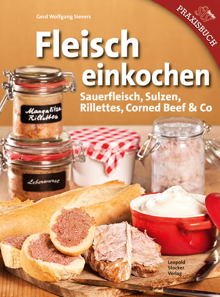 Kult-Konserven mit fleischlichen Genüssen Früher Vorrat, heute Delikatesse: Alte Einweckmethoden für Fleisch werden dem Vergessen entrissen, neu interpretiert und damit für jedermann nachkochbar. Erstmals widmet sich ein Buch ausschließlich der Frage, wie man Fleisch am besten einkocht und damit konserviert. Viele der traditionsreichen Methoden zum Haltbarmachen, die früher hauptsächlich dazu dienten, Vorräte für die langen schlachtfreien Monate anzulegen, genießen heute Kultstatus, und die damit erzeugten Produkte gelten als absolute Delikatesse. Man denke nur an die französischen Rillettes, das irische Corned Beef, die deutsche Pottsuse oder das österreichische Kübelfleisch. In mehreren Abschnitten stellt Autor Gerd Wolfgang Sievers im Buch „Fleisch einkochen“ die großen Klassiker von früher vor und interpretiert sie der heutigen Zeit entsprechend: Rillons vom Schwein und Wildschwein