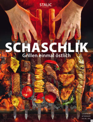 Östlich Grillen Schaschlik ist die Bezeichnung für einen gegrillten, meist marinierten Fleischspieß, wie er in den turksprachigen Ländern, in Russland, im Kaukasus, aber auch in Südosteuropa verbreitet ist. Diese Spieße können auf jedem Holzkohlengrill zubereitet werden, klassischerweise findet jedoch ein „Mangal“ Verwendung, ein rechteckiger Grill, über den das auf Edelstahlschwertern steckende Fleisch ohne Rostaufsatz gelegt wird. In Deutschland sind auch runde Mangal-Grillsets mit Deckelaufsatz erhältlich. Diese Übersetzung aus dem Russischen führt in die Welt der Gewürzmischungen bis hin zu indischen Varianten für die verschiedenen Arten von Schaschlik ein, wie sie zwischen Serbien und Zentralasien angeboten werden, und bringt darüber hinaus zahlreiche Rezepte für gemischte Fleisch-Gemüse-Spieße, gefülltes Gemüse, selbst zubereitetes Kebab, marinierte und gefüllte Fleischrollen und auch für verschiedene Arten von Hackfleisch wie etwa Cevapcici sowie Anleitungen, wie Rippchen, Fische und sogar Lammkeulen im Ganzen gegrillt werden können. Der einleitende Teil vermittelt sehr viel Wissenswertes über das Grillen an sich sowie über das Zusammenwirken von Fleischqualität, Fleischgröße und Grilltemperatur und führt anhand anschaulich fotografierter Experimente vor, wie der engagierte Hobby-Griller sein duftendes Endprodukt mittels einiger Kniffe noch deutlich verbessern kann. Natürlich lassen sich alle im Buch angeführten Rezepte auch auf einem normalen Holzkohlengrill zubereiten. Bei manchen von ihnen kommen auch kleine runde Holz- oder Metallspießchen zum Einsatz. Bei den meisten aber empfiehlt sich die Verwendung der in Osteuropa üblichen Grillschwerter, da deren flache Klinge ein Verrutschen oder Sich-Drehen der Fleisch- und Gemüsestücke verhindert. Mangal - Grillen einmal östlich - erschließt den Freunden dieses sommerlichen Vergnügens völlig neue Grilltechniken und Geschmacksrichtungen. Der Autor Stalic ist ein russischer Bestseller-Autor im kulinarischen Bereich. Von seinem Schaschlik-Buch wurden binnen weniger Monate mehr als 50.000 Exemplare verkauft. Am 20. März 2014 trat er in der Kochshow der Deutschen Welle auf, außerdem erscheinen Artikel von Stalik im ersten deutschen Grill- und Barbecue-Magazin „Fire & Food“.