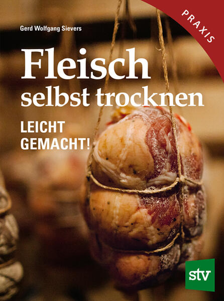 Prosciutto, Bündner Fleisch, aber auch Ausgefallenes wie Jerky oder Biltong, Trockenfleischspezialitäten aus Amerika und Afrika, armenisches Basturma, türkische Sucuk und noch mehr haben längst den Weg von der ursprünglichen Funktion der Haltbarmachung hin zur lukullischen Spezialität genommen. Wahre Genießer können sich nun auch an die Erzeugung dieser Köstlichkeiten daheim machen. Angefangen von der theoretischen Grundlage des Fleischtrocknens zeigt Sievers, wie man Schinken, Würste, Schweine-, Rind-, Lamm- und Wildfleisch richtig trocknet und daraus die diversen begehrten Trockenfleischspezialitäten herstellt. Die benötigten Werkzeuge werden genauso vorgestellt, wie die unterschiedlichen Techniken erklärt. Die umfangreiche Auswahl an Rezepten stellt sicher, dass jeder Geschmack zufriedengestellt wird.