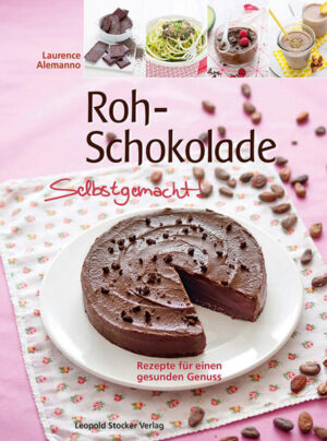 Superfood Rohkakao • Rohe Schokolade selbst gemacht • Die gesunden Inhaltsstoffe bleiben erhalten • 30 süße und pikante Rezepte Im Unterschied zur herkömmlichen Schokolade wird die Kakaomasse bei der Herstellung von roher Schokolade nur bis knapp über 40 °C erhitzt. Dadurch bleiben alle wertvollen Inhaltsstoffe des Rohkakaos enthalten! Zugleich unterscheidet sich rohe Schokolade auch geschmacklich deutlich von den üblichen Produkten im Handel. Schritt für Schritt gelingt anhand verschiedener Grundrezepte unschwer die Herstellung roher Schokolade aus Kakaopulver, Kakaomasse oder Kakaobutter, die über den Fachhandel oder das Internet leicht zu beziehen sind. 30 weitere vegane Rezepte für Pikantes, Süßes und Getränke, für Schokoladeeis, einen Feigen-Mandel-Kakao-Smoothie oder Zwiebel-Kakao-Cracker liefern Ideen für die weitere Verwendung des Superfoods Rohschokolade.