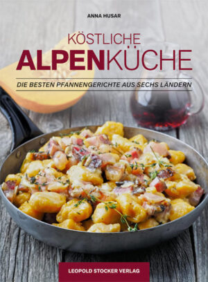 Alles aus einer Pfanne -Sechs Länder - 60 Rezepte -Klassiker und vergessene Spezialitäten aus der Pfanne -Schnelle Gerichte, günstig und nahrhaft Die Alpenküche zeichnet sich durch nahrhafte Speisen mit viel Milch, Käse, Kartoffeln, Brot, Getreide, Fleisch und Fisch, aber auch Gemüse aus, die sich schnell in einer Pfanne zubereiten lassen. Sie hat sich ihre Ursprünglichkeit bewahrt und kann trotzdem mit einer Prise Modernität verfeinert werden. 60 Rezepte aus den Alpenländern Deutschland, Österreich, Slowenien, Schweiz, Italien und Frankreich beweisen, wie vielseitig Alpenküche schmecken kann: Omelettes, Schmarren, Käsespätzle, Saiblingsgröstl, Schnitzel mit Rohschinken und Käse, Fischfilets, Rösti, Pfannkuchen, Kürbisgnocchi, Schmalzgebäck und viele Köstlichkeiten mehr.