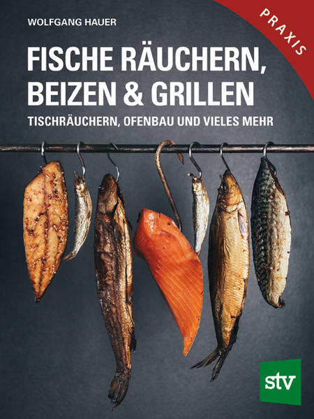 Räucherfisch selbst gemacht -Kalt- und Heißräuchern -Süßwasser- und Meeresfische, Muscheln und Krustentiere -Mit Bauanleitung für den eigenen Räucherofen Räucherfisch ist ein ganz besonderer Genuss. Dieses Buch leitet Schritt für Schritt dazu an, selbst gefangene oder gekaufte Fische zu Hause vorzubereiten, zu filetieren und zu räuchern. Süßwasserfische wie Forellen, Karpfen oder Saiblinge sind ebenso geeignet wie Lachs, Makrelen oder Sprotten sowie Meeresfrüchte. Wer noch keinen Räucherofen hat, kann sich mithilfe der Anleitungen im Buch auch selbst einen bauen. Beliebt ist das schnelle „Tischräuchern“ in geselliger Runde, bei dem die frisch geräucherten Filets nach 15 Minuten warm auf den Teller kommen. Und wer es noch einfacher liebt: Auch zum Beizen eignet sich mehr als nur der Lachs! Abgerundet wird das Buch durch ein Kapitel über das richtige Grillen und Steckerlfisch-Braten sowie mit vielen Rezepten von geräuchertem Fisch für Suppen, Salate, Aufstriche etc.