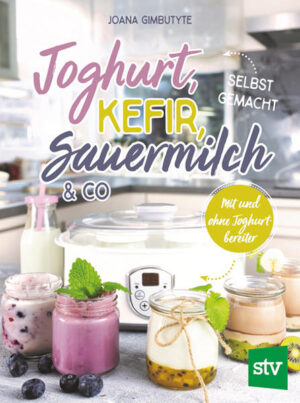 • Über 60 kreative Rezepte • Auch mit veganer Pflanzenmilch möglich • Nur gesunde Inhaltsstoffe und größere Vielfalt als in jedem Supermarkt Selbstgemachter Joghurt enthält keine unerwünschten Zusätze, keine künstlichen Aromen und weniger Zucker, hinterlässt keinen Verpackungsmüll und bietet die Möglichkeit, stets frisch zubereitete und vor allem ganz besondere Produkte zum Frühstück bzw. am Arbeits- oder Ausbildungsplatz zu genießen, wie sie im Handel nicht erhältlich sind. Der einleitende Teil enthält Grundrezepte für verschiedene Joghurtarten, ob cremig oder stichfest, ob griechisch, armenisch, bulgarisch oder skandinavisch, aber auch für Butter- und Sauermilch, russischen Kefir, isländischen Skyr, Frischkäse und Quark. Als Ausgangsprodukt eignet sich jede Art von Milch, ob mager oder fett, ob tierisch oder vegan. Die Zubereitung gelingt in der eigenen Küche auch ohne besondere Geräte, doch vereinfachen die im Handel erhältlichen Joghurtbereiter die Arbeit sehr. Die Autorin hat die zehn populärsten Geräte getestet und gibt Tipps für den Kauf des richtigen Joghurtbereiters. 60 kreative Rezepte zeigen die mögliche Vielfalt selbst fermentierter Milchprodukte: Von Bratapfel über Zitrone, Kokos und Tonkabohne bis hin zu Schokoladen-Kirsch-Schichtjoghurt reichen die Geschmackserlebnisse.