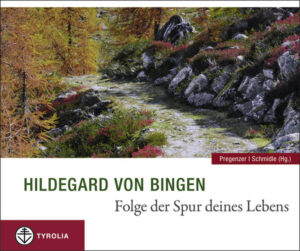 Die Schriften der großen deutschen Mystikerin Hildegard von Bingen (1098-1179) enthalten eine Fülle inspirierender Gedanken, die auch im 21. Jahrhundert Orientierung bieten und die Richtung eines harmonischen Lebensweges weisen können. Brigitte Pregenzer und Brigitte Schmidle haben eine Auswahl dieser anregenden Texte zusammengestellt und sie mit stimmungsvollen Wege-Aufnahmen von Thomas Schmidle ergänzt. Die meisten Texte der Hildegard von Bingen sind wahrlich keine leichte Kost, sie fordern heraus und wollen gedanklich erobert werden. Wenn das gelingt, dann beinhalten sie jedoch eine Fülle an wohltuenden Impulsen. Wie schon im Geschenkbuch "Kraftquellen für die Seele" haben Birgitte Pregenzer und Brigitte Schmidle die Originaltexte Hildegards behutsam in eine zeitgemäße Sprache gesetzt und doch ihren Stil beibehalten, also einen Bogen vom 12. ins 21. Jahrhundert gespannt.