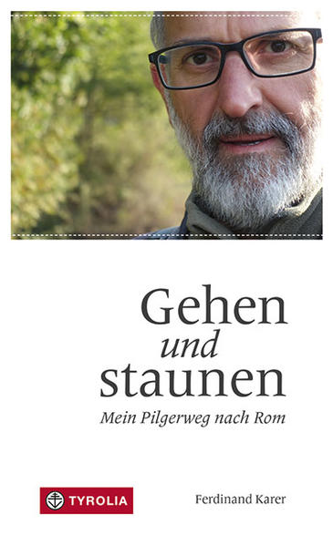 Das Leben spüren – auf dem Weg nach Rom Mitten in der Hektik des Alltags schafft es Gymnasialdirektor Ferdinand Karer, sich im Herbst für zwei Monate freizuspielen, um ein großes Projekt umzusetzen: 1500 Kilometer zu Fuß von daheim in Dachsberg in Oberösterreich über Innsbruck, Padua und Assisi nach Rom. Die Audienz und Begegnung mit Papst Franziskus, den Pater Karer wegen seiner Ehrlichkeit und Einfachheit – und wegen seines Humors – sehr schätzt, stehen am Ende seines zweimonatigen Pilgerweges, der den Ordensmann auf das Wesentliche im Leben zurückführt: Demut und Dankbarkeit im Blick auf sein eigenes Leben und auf die Natur sowie Aufrichtigkeit und Barmherzigkeit im Umgang mit anderen Menschen. In seinem Pilgertagebuch nimmt Pater Karer die Leser mit auf den Weg und hinein in seine Gedanken. Die Langsamkeit des Gehens öffnet den Blick für das Eigentliche und schenkt die Gewissheit, dass das Leben etwas Besonderes ist. Tipp: Trendthema Pilgerwege in Italien Erlebnisse und Gedanken eines suchenden Pilgers Der Autor steht für Vorträge zur Verfügung