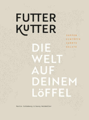 Von fernen Ländern träumen, das geht mit dem Futterkutter-Kochbuch besonders gut. Ein Innsbrucker und ein Berliner Streetfoodkoch nehmen dich mit auf eine kulinarische Reise um die Welt. Die besten Rezepte aus ihrer umfangreichen Speisekarte plus einige spannende Extras, die die Kutterkapitäne gerne privat kochen, sind in ihrem Buch zu finden. Eine kulinarische Weltreise, Seite um Seite überraschend anders, ein Feuerwerk der Gewürze und Gerüche, das schon beim Kochen in ferne Länder entführt. „Die Welt auf deinem Löffel“ enthält rund 60 Rezepte für Suppen, Eintöpfe, Currys und Salate, für jeden Tag und jede Jahreszeit. Authentisch, außergewöhnlich, gesund und immer eine wahre Geschmacksexplosion. Die Autoren: Von diesem Lastenfahrrad aus servieren Martin Schümberg (geboren in Berlin) und Georg Waldmüller (gebürtiger Innsbrucker) seit 2018 täglich Suppen, Eintöpfe, Currys und Salate aus aller Welt an ein buntes Publikum aus Büroleuten, Studierenden, Familien, Jung und Alt. Und weil die Erde ein zu schöner Ort ist, um sich nicht um ihre Zukunft zu sorgen, tun sie das nachhaltig und umweltbewusst.