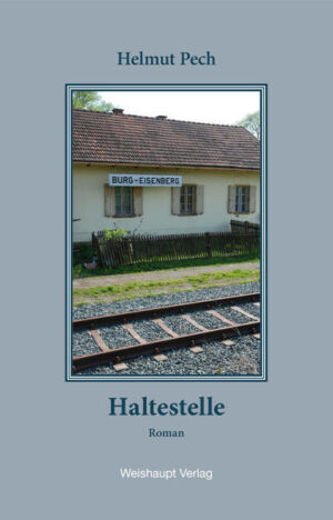 Ein südburgenländisches Bahnhofsgebäude, eine Haltestelle, wird in der zweiten Hälfte der 1960er-Jahre zum Drehpunkt einer Dorfgeschichte, in der Traditionen und so manche schrullige und kuriose Gewohnheiten der ankommenden Woge des Modernismus trotzen.