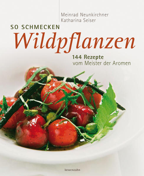 ENTDECKEN SIE NEUE GESCHMACKSERLEBNISSE MIT NATÜRLICHEN AROMEN! Kaum jemand beachtet sie, dabei sind sie allgegenwärtig und oft sogar direkt vor unserer Haustür zu finden: essbare Wildpflanzen! In unseren Gärten, Wiesen und Wäldern wachsen wahre Aroma-Wunder, die nur darauf warten, für ihren Einsatz in der Küche entdeckt zu werden. Wie Gundelrebe, Hagebutte, Vogelmiere & Co für unvergleichlichen Genuss sorgen, weiß der Meisterkoch Meinrad Neunkirchner, der in seinen Gerichten ganz auf die geschmackliche Vielfalt der wilden Kräuter, Blüten, Früchte, Wurzeln und Pilze setzt. In diesem Kochbuch gibt er seine Geheimnisse rund um die kulinarische Welt der Wildpflanzen preis. Meinrad Neunkirchner und Katharina Seiser zeigen Ihnen, wie Sie mit natürlichen Aromen einfache Gerichte in originelle und unvergessliche Geschmackserlebnisse verwandeln können. - 144 Rezepte mit 30 heimischen Wildpflanzen - nach Jahreszeiten gegliedert - Genuss fürs ganze Jahr: viele Vorratsrezepte - Pflanzenportraits und nützliche Tipps zum Erkennen, Sammeln und Verarbeiten - mit praktischem Wildpflanzen-Wegbegleiter zum Mitnehmen - ausführliches Stichwortverzeichnis zum schnellen Nachschlagen - prächtige Fotos von Thomas Apolt - mehrere Rezepte und Verwendungstipps pro Pflanze - leicht zum Nachkochen Werfen Sie einen Blick ins Buch http://www.so-schmecken-wildpflanzen.at/