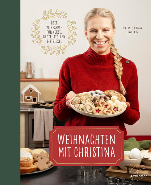 Dieses Buch wird klimafreundlich hergestellt, cradle-to-cradle gedruckt und bleibt plastikfrei unverpackt. WEIHNACHTEN MIT CHRISTINA: VON ZIMTDUFT, TANNENZWEIGEN UND VOLLEN KEKSDOSEN O Tannenbaum, o Weihnachtstraum! Freust du dich schon wieder sehnsüchtig darauf: Wenn draußen die SCHNEEFLOCKEN UM DIE WETTE WIRBELN und sich drinnen ALLE VOR DEM BACKOFEN VERSAMMELN, aus dem dieser sensationelle, EINZIGARTIGE DUFT NACH ZIMT UND NELKEN strömt? Christina Bauer kennt diese UNBÄNDIGE VORFREUDE AUF DIE SÜßESTEN ALLER NASCHEREIEN nur zu gut. Wenn sich die Weihnachtszeit anbahnt, gibt es für sie nichts Schöneres, als gleich die Rührschüssel bereitzustellen: für JEDE MENGE TRAUMHAFTE WEIHNACHTSKEKSE, für FRUCHTIGE BROTE und FLAUMIGE KUCHEN. Weil: In dieser zauberhaften, mit Schneeflocken und Staubzucker berieselten Zeit - und mit Christinas Rezepten - wird das BACKEN ZUM ALLERSCHÖNSTEN VERGNÜGEN. Und im GLÄNZENDEN SCHEIN DER ADVENTKERZEN schmeckt alles noch viel besser, viel verheißungsvoller. WEIL WEIHNACHTEN EIN ZUCKERSCHLECKEN IST In ihrem Buch teilt Christina Bauer dieses WUNDERBARE, MÄRCHENHAFTE WEIHNACHTS-FEELING mit allen, die gleich mitbacken wollen. Hier findest du 70 REZEPTE, DIE KEINE WEIHNACHTSWÜNSCHE OFFENLASSEN. Angefangen mit den KNUSPRIGSTEN WEIHNACHTSKEKSEN, die in allen Formen und Farben ihren großen Auftritt erhalten: VANILLEKIPFERL, ZIMTSTERNE, LEBKUCHEN, SPEKULATIUS ... Aber es gibt noch so viel mehr zu entdecken in der himmlischen weihnachtlichen Backwelt: wie die SUPERSOFTEN GEWÜRZSCHNECKEN oder die GLANZVOLLE STERNENTARTE. Was natürlich auch nicht fehlen darf: die fruchtigste aller SELBSTGEMACHTEN MARMELADEN und ZUCKERSÜßE WINDRINGE für den Weihnachtsbaum. Zum Nachtisch gibt’s weihnachtlich-zimtige Desserts, süßes Weihnachtschutney zum Löffeln und ein Schlückchen selbstgemachten EIERLIKÖR. Obendrauf liefert Christina BASTEL- UND GESCHENKTIPPS: für den selbstgebundenen ADVENTSKRANZ, wunderschöne WEIHNACHTSKARTEN, ADVENTSKALENDER für Klein und Groß, gebrannte Mandeln, Weihnachtsmüsli und selbstgemachte Pralinen. Hurra, DA KANN DAS WEIHNACHTSFEST KOMMEN! ALLES, WAS DU BRAUCHST, UM AN WEIHNACHTEN SO RICHTIG ZU GLÄNZEN Damit in der Weihnachtsbäckerei alles nach Plan läuft, hat Christina JEDE MENGE TIPPS parat, wie das WINTERLICHE GEBÄCK AM BESTEN GELINGT. Erfahre alles Wissenswerte zu den BIOLOGISCHEN UND REGIONALEN ZUTATEN, die auch im Winter in der Backstube nicht fehlen dürfen. Die WICHTIGSTEN GRUNDTEIGE FÜR MÜRBTEIG, SPRITZGEBÄCK, LEBKUCHEN UND CO. stellt Christina ausführlich vor - ebenso wie die FABELHAFTEN CREMES UND FÜLLUNGEN, mit denen du Kekse und Kuchen ruckzuck verzieren kannst. Und: die PERFEKTE AUSSTATTUNG für angehende Weihnachtsbäcker*innen und Christinas UNVERZICHTBARE WEIHNACHTS-BACKHELFERLEIN. Falls mal etwas schiefgehen sollte, ist Christina gleich zur Stelle und verrät dir tolle Tricks, wie du kleine Missgeschicke abwenden und deine Backwerke doch noch zum Funkeln bringen kannst. Na, dann los: TAUCH EIN IN CHRISTINAS WUNDERVOLLE WINTERWELT, lass die Weihnachtsfreude bei dir einziehen - und backe, was Zimtstangen, Anis und Schokoladenguss hergeben! - 70 FANTASTISCHE REZEPTE, DIE AUF JEDEN WUNSCHZETTEL GEHÖREN UND KEINE WEIHNACHTSWÜNSCHE OFFENLASSEN: klassische Kekse, weihnachtliche Brote, fluffige Kuchen und ganz viele neue Lieblingsknuspereien. - CHRISTINAS GEBALLTES BACKWISSEN UND TIPPS FÜR JEDE BACKANGELEGENHEIT: Hier erfährst du, wie die GRUNDTEIGE für Spritzgebäck und Co. am besten gelingen und welche BACKHELFERLEIN und ZUTATEN unbedingt dazugehören - biologisch, selbstgemacht und aus der Region. - MEHR WEIHNACHTEN GEHT NICHT: Neben Rezepten gibt's jede Menge GESCHENKTIPPS UND BASTELANLEITUNGEN für die stimmungsvollste WEIHNACHTSDEKO. Und ganz viel weihnachtliches Feeling: Adventkranz binden, süßen Punsch schlürfen und mit der Rodel den verschneiten Hang hinuntersausen.