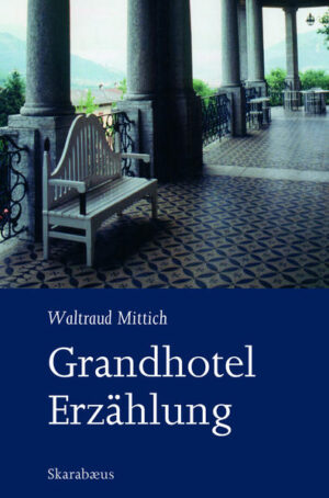 Hinter den mondänen Fassaden von Grandhotels verbergen sich Geschichten von Luxus und Untergang, von Treue und Verrat, von Sehnsucht und Abschied und von der Scheinheiligkeit des Tourismus. Moia spürt dem geheimnisvollen Zauber dieser Häuser nach. Sie besucht Grandhotels von Palermo bis Danzig und begegnet dort Menschen, die auf der Suche sind - oft ohne selbst genau zu wissen wonach: Adriana Sciascia etwa, die im Grande Albergo e delle Palme den Wurzeln ihrer sizilianischen Familie auf den Grund kommen will