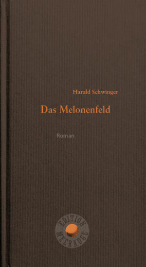 »Auch das hier war einmal ein Melonenfeld.« Ein Mann, ein Wort? Das mag einmal gegolten haben. Harald Schwingers Familienroman, in dessen Zentrum ein wohlbestallter Beamter, Ehemann und Vater steht, zeichnet ein gänzlich anderes Sittenbild unserer Zeit. Ketil ist als Gerichtsvollzieher zuständig für Delogierungen in Manhattan, einem Hochhauskomplex, wo sich die Armut festgebissen hat. Mit dem Job kommt er bestens zurecht, sollte er Mitgefühl für seine Klienten empfinden, kann er das gut verbergen. Sorgen bereitet ihm vielmehr die eigene Familie: Ehefrau Margot scheint depressiv, zunehmend verwirrt und davon überzeugt, dass in Tochter Metti das Böse schlummert. Tatsächlich ist die 16-Jährige rebellisch und abweisend?-?aber gefährlich? Um die Dinge wieder ins Reine zu bringen, unternimmt Ketil mit ihr eine Reise, ausgerechnet auf die Insel, auf der er als junger Soldat im Friedenseinsatz stationiert war. »Ich hatte das Gefühl, zu Hause wäre der private Weltuntergang nur mehr einen Schritt entfernt.«