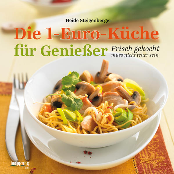 Das Motto dieses Kochbuchs lautet: Frisch und gesund muss nicht teuer sein. Mit einem Euro pro Person lassen sich viele tolle Rezepte zaubern. Vor allem die Berücksichtigung von saisonalem Gemüse hält die Kosten niedrig. Kombiniert mit Reis, Nudeln, Fleisch oder Fisch entstehen daraus köstliche Kreationen voller Vitalität, die trotzdem satt machen. Mehr als 100 schnelle und preiswerte Familienrezepte machen dieses Buch zu einem unverzichtbaren Standardwerk. Zusätzlich gibt es viele nützliche Tipps zum Sammeln, Pflücken, Resteverwerten, Einkochen und Einfrieren. Aus dem Inhalt: Saisonkalender für Gemüse, Kräuter und deren Verwendung, Tipps zur Einkaufsplanung und Vorratshaltung.