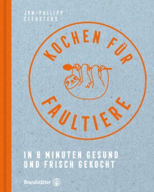 Das erste Kochbuch, in dem das Lesen der Rezepte länger dauert als das Kochen! Wir alle lieben es, auch einmal faul sein zu dürfen und unsere Zeit ohne To-do-Liste verstreichen zu lassen. Doch egal, wie groß das innere Faultier ist - irgendwann wird man vom Hunger gepackt. Jan-Philipp Cleusters weiß, dass es manchmal schnell gehen muss oder soll. Der Shootingstar der Kochszene hat Gerichte mit max. 8 Minuten Zubereitungszeit kreiert. Schnell, frisch und nährstoffreich lautet die Devise. Morgenmuffel und Nachteulen, Vielbeschäftigte und Wirbelwinde, Kochanfänger und Verliebte finden hier 60 Gerichte, die sich ohne viel Aufwand in ihren Alltag integrieren lassen. Als besonderes „Topping“ gibt es Tipps vom Kochprofi und blitzschnelle Menüs. Die klare, übersichtliche Gliederung der Arbeitsschritte in Minuten lässt auf einen Faultier-Blick erkennen, wann es Zeit ist, zu genießen. Um dann weiter durchzustarten oder mit einem zufriedenen Lächeln einfach wieder Faultier sein zu können.