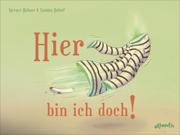 Es klingt, als wären Geister im Haus. Dabei will das kleine Gespenst niemandem Angst einjagen. Es heult nur, weil es sich überall anstößt. Weil es unsichtbar ist, weiß es ja kaum, wo es anfängt und aufhört.Viele Mieterinnen und Mieter sind schon ausgezogen. Deshalb bangen die Eltern von Elli und Ali um ihre Aufgabe als Hausmeister. Doch heute backen sie Knoblauchbrote. Denen kann das kleine Gespenst nicht widerstehen, auch wenn es danach furchtbar pupsen muss. Ja, es ist unsichtbar, aber jetzt kann man es riechen und orten. Papa legt dem kleinen Gespenst den Arm um die Schulter, Elli streicht ihm über den Kopf, und Ali zählt seine siebzehn Zehen. Langsam kommt die Gestalt des kleinen Gespenstes zum Vorschein, und endlich spürt es, wer es ist. Und die leer stehenden Wohnungen? Da ziehen wieder Leute ein, denn niemand hat das Gespenst seither wieder schimpfen gehört.