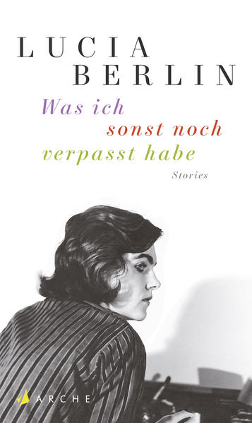 Sie gilt als das bestgehütete Geheimnis der amerikanischen Literatur. Lucia Berlin ist die Wiederentdeckung des Jahres und wird verglichen mit Raymond Carver, Richard Yates oder Grace Paley. Ihre Storys zeugen von einem unsteten Leben voller Brüche. Es sind Frauen wie sie, deren Schicksal sie festhält: alleinerziehende Mütter, Alkoholikerinnen auf Entzug, Haushaltshilfen, Krankenschwestern und Sekretärinnen. Es geht um Mütter und Töchter, scheiternde Ehen und schwangere Mädchen, um Immigranten, Reichtum und Armut, um Einsamkeit, Liebe und Gewalt. Die Orte des Geschehens sind Waschsalons, Caf?s und Restaurants, Krankenhäuser und Arztpraxen. Hier entsteht das Unerwartete, hier zeigen sich die kleinen Wunder des Lebens, entwickeln sich Tragödien, denen Lucia Berlin mal mit feinem Humor, mal voller Melancholie, aber stets mit ergreifender Empathie auf den Grund geht.