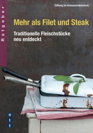 Viele Fleischstücke fristen neben Filet, Steaks oder Plätzli ein Schattendasein – sie sind in Vergessenheit geraten neben den teuren, edlen und schnell zubereiteten Stücken. Dabei können aus Leber, Braten, Siedfleisch und vielen weiteren Teilen feine und überraschende Gerichte gekocht werden, die in die moderne Küche passen und für Abwechslung auf dem Tisch sorgen. Wer sich an solchen Fleischstücken versucht, erweitert seinen kulinarischen Horizont und entlastet auch seinen Geldbeutel. Zudem wird die Umwelt geschont: Je mehr wir von einem Tier essen, umso umweltfreundlicher wird die Fleischproduktion. Grosse Teile von einem geschlachteten Tier werden heute zu Tierfutter verarbeitet oder in die Energiegewinnung gesteckt, obwohl sie teilweise durchaus für die menschliche Ernährung geeignet wären. Dafür lassen wir tonnenweise Edelstücke beispielsweise aus Brasilien ins Land fliegen. Widersinnig oder? Der Ratgeber informiert Sie über die Hintergründe der Fleischproduktion und zeigt, wie Sie sinnvoll Fleisch einkaufen und vor allem auch, wie Sie es appetitlich zubereiten können.