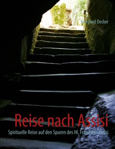 Franziskus von Assisi, ein junger Mann, der in einer betuchten Familie aufwuchs und dem die Welt offen stand. Als junger Mensch genoss er das üppige Leben in seiner ganzen Fülle. Dann kommt der Tag, an dem Franziskus Gott begegnet und zu einem neuen, anderen Leben aufgerufen wird. Er bricht mit seiner Familie, legt alle seine Kleider ab und gibt sie seinem Vater vor dem Bischof von Assisi zurück. Ein langes Ringen und Suchen, Horchen und Beten beginnt, bis er das Leben nach dem Evangelium als Ziel seines Lebens erkennt. Im Laufe der Zeit schließen sich ihm noch andere, gleichgesinnte Männer an und eine Gemeinschaft im Sinne der Lebensweise von Franziskus entsteht. Durch sein Beispiel und Vorbild rüttelt er viele Menschen auf und der „Orden der Minderbrüder“ entsteht. Etwas später schließt sich ihm Klara, die Tochter eines Adeligen aus Assisi an, die ebenfalls in der Nachfolge Christi in radikaler Armut lebt und den „Orden der Klarissen“ gründet. Auch nach seinem Tod leben seine Gedanken, sein Vorbild und seine Werke noch heute in verschiedenen Ordensgemeinschaften weiter und dienen Menschen, die es im Leben nicht einfach haben.