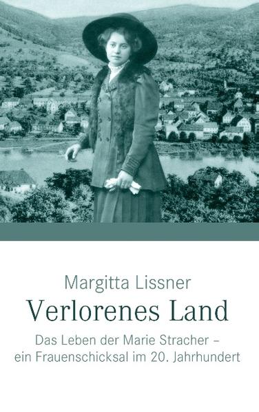 Das Buch "Verlorenes Land" begleitet das Schicksal einer Familie aus Deutschböhmen über mehrere Generationen hinweg. Im Mittelpunkt steht Marie Stracher, deren Leben fast das gesamte 20. Jahrhundert, diese an Kriegen und Krisen so reiche Zeit, umfasst. In diesen hundert Jahren ändern sich nicht nur die Staatsformen, es gehen Welten unter und es entstehen neue. Aufgewachsen in der österreichisch-ungarischen Monarchie, als deutsche Minderheit in der Tschechoslowakei, nach der Annexion im Deutschen Reich, dann die Vertreibung in die neu entstehende DDR, bis hin zur deutschen Wiedervereinigung - die Weltgeschichte wird hier exemplarisch gespiegelt im wirklichen Erleben des einzelnen Menschen. Doch es sind nicht allein die kluge Welthaltigkeit und die Genauigkeit der Schilderung der Lebensumstände, die dieses Buch so außergewöhnlich machen. Was es in seinem Kern ausmacht, ist die Sprache. Der ruhige erzählerische Fluss einer Geschichte, der eine große Verbundenheit mit Natur ebenso ausdrücken kann wie stille Freude oder unsägliches Leid. In dieser Sprache spiegelt sich der Alltag wie auch die große Politik in lebensnah wiedergegebenen Gesprächen. Wie in einem Kaleidoskop gruppiert sich die große Stracher-Familie in kleinen Lebens-Vignetten um Marie: Jedes dieser Fenster zeigt ein Einzelschicksal, aber auch die unauflösliche Verbundenheit aller. So soll dieses Buch, wie die Autorin in ihrem Nachwort schreibt, dazu beitragen, dass diese untergegangene Welt nicht vergessen wird. Ebenso ist es ein Versprechen, dass niemand allein ist, sondern aufgehoben in der Folge der Generationen über die Jahrhunderte hinweg.