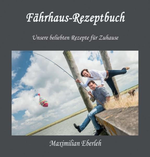 Das sehnsüchtige Warten der Fangemeinde des beliebten „Fährhaus“ in Neßmersiel hat ein Ende! Maximilian Eberleh präsentiert mit dem Fährhaus-Rezeptbuch eine erste Serie feiner, kulinarischer Genüsse fürs Nachkochen zu Hause. Er hat einige der beliebtesten Vorspeisen, Suppen, Fisch- und Fleischgerichte sowie eine kleine Auswahl feiner Desserts und Kuchen zusammengestellt und leicht verständlich erklärt, wie man es zu Hause macht. Das Fährhaus Neßmersiel ist nicht ohne Grund das „beste Fischrestaurant an der deutschen Wattenmeerküste“. Jahr für Jahr zieht es Urlauber und Restaurantbesucher dorthin, um die freundlich herzliche Gastfreundschaft und die exzellente, variantenreiche, aber stets bodenständige Küche des Hauses zu genießen.