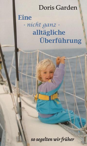 Wir schreiben das Jahr 1989. Eine Zeit ohne Handys, Sat-Navigation, GNSS und ähnliche Hilfen. Solchen Luxus können sich nur die wenigsten leisten, wir nicht. Und dennoch beschließen mein Mann und ich, zusammen mit unserer damals zweijährigen Tochter, die Reise zu wagen. Sie soll uns von Cogolin in Frankreich nach Zadar im damaligen Jugoslawien bringen. Aus geplanten drei Wochen werden fünf Wochen. Aus einem wunderschönen Reisebeginn wird der nackte Kampf ums Überleben. Natürlich wussten wir um die gefährlichen Fallwinde an der jugoslawischen Küste, doch niemand konnte uns vorwarnen was passiert, wenn sich gleich mehrere Naturgewalten vereinen. Wir haben überlebt, doch nichts war danach mehr, wie es vorher war. Und ich weiß bis heute nicht, was überwiegt. Die schönen Momente dieser Reise, die Hilfsbereitschaft, der wir begegnet sind, diese wunderschöne Stille und das Dahingleiten des Bootes im unendlichen Wasser. oder diese paar Stunden Kampf, die uns fast das Leben gekostet hätten. Es sind jetzt viele Jahre her und ich segle noch heute begeistert. Aber die Angst von damals werde ich wohl nie vergessen. Und den Respekt vor der Natur werde ich nie verlieren.