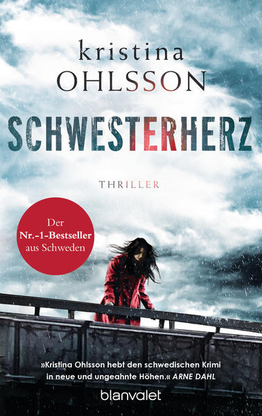 Der Sensationserfolg - insgesamt 55 Wochen auf der SPIEGEL-Bestsellerliste und unter den Top 5 der bestverkauften Paperbacks 2017! Staatsanwalt Martin Benner will Bobby Tell eigentlich schnellstmöglich wieder loswerden: Dieser ungepflegte, nach Zigaretten stinkende Kerl wirkt erst mal wenig vertrauenswürdig. Sein Anliegen ist nicht weniger prekär: Tells Schwester Sara - eine geständige fünffache Mörderin, die sich noch vor der Verfahrenseröffnung das Leben nahm - soll unschuldig gewesen sein, und Benner soll nun posthum einen Freispruch erwirken. Vor Gericht hätte die Beweislage damals nicht mal ausgereicht, um Sara zu verurteilen, doch unbegreiflicherweise legte sie ein umfassendes Geständnis ab und konnte sogar die Verstecke der Tatwaffen präzise benennen. Benners Neugier ist geweckt, und er nimmt das Mandat an … Alle Bücher der Serie: Schwesterherz. Martin Benner 1 Bruderlüge. Martin Benner 2 Blutsfreund. Martin Benner 3