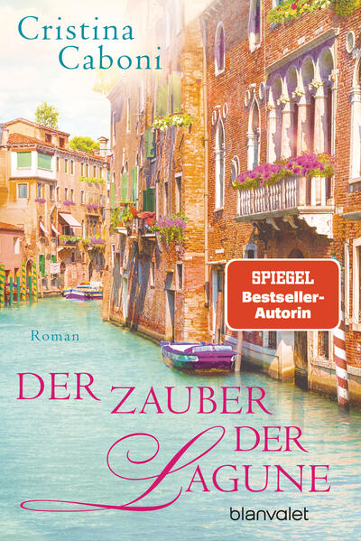 Venedig, blau glitzernde Lagunenstadt. Eine junge Frau auf der Suche nach ihrer Bestimmung. Und ein Geheimnis, das darauf wartet, ans Licht zu kommen ... Die 23-jährige Juliet hat ein ungewöhnliches Talent: Sie kreiert die filigransten Kunstwerke aus Glas. Als sie die Zulassung zu Muranos renommierter Glasbläserschule erhält, ist ihre Freude grenzenlos. Kaum dort angekommen, lernt sie Markus kennen, der ihr im restlos ausgebuchten Venedig eine Bleibe anbietet. Markus zeigt ihr die atemberaubenden Schönheiten seiner Stadt entlang der glitzernden Wasserstraßen, und die beiden empfinden immer mehr Zuneigung füreinander. Als sie wenig später ein rätselhaftes Symbol auf der Kette entdecken, die Juliet von ihrer Familie geschenkt bekommen hat, gibt dies den Anstoß für eine Spurensuche, die alles verändert … Mehr sommerliche Wohlfühlromane vor der traumhaften Kulisse Italiens von Cristina Caboni: Die Gartenvilla Die Glücksmalerin Die Insel der Honigtöchter