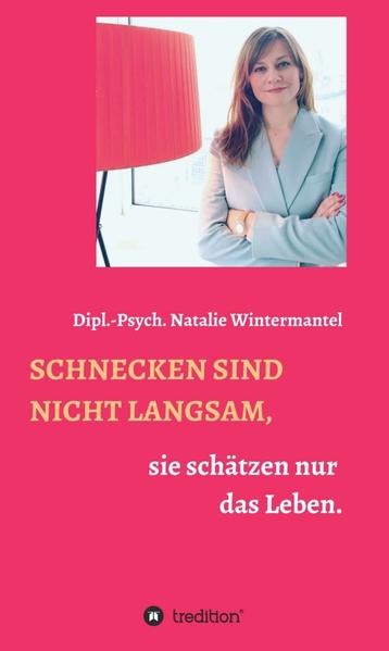 Im vorliegenden Buch beschreibt die Diplom-Psychologin Natalie Wintermantel zum einen ihre persönlichen Sichtweisen auf die wichtigen Themen des Lebens, in der Hoffnung, dass sie anderen Menschen als Impulse dienen mögen, falls sie gerade auf der Suche nach „Antworten“ sind, um das eigene Leben entspannter, freudvoller und authentischer zu gestalten. Weiterhin wünscht sich die Autorin, dass Menschen sich beim Lesen und durch das Beantworten der im Buch enthaltenen zahlreichen Fragen auf die Entdeckungsreise zu sich selbst begeben, sich dadurch eventuell selbst ein wenig näher kommen. Warum ist es so wichtig, dass Menschen sich selbst mit allen Stärken und Schwächen mögen und lieben lernen? Wenn Menschen sich selbst kennen und lieben, dann sind sie eher bereit, andere so wie sie sind, zu akzeptieren und dadurch tragen sie in ihrer kleinen Welt (= ihrer persönlichen Umgebung) zum Frieden bei.