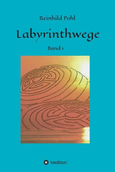 Leise, um die Ruhe der Nacht nicht zu stören, fragte ich: "Warum liebst du mich eigentlich, wo ich doch so schwierig für dich bin?" Der innere König lachte sein leises Lachen und umarmte mich. "Ich bin nicht minder schwierig für dich. Darin sind wir uns gleich", flüsterte er in mein Ohr. Labyrinthwege will Mut machen - den Mut so zu sein, wie wir sind und wie wir sein wollen. Gemeinsam mit dem inneren und dem äußeren König begegnen wir auf verschlungenen Wegen der zeitlosen Frage, wie denke, fühle und handle ich, wenn das Leben mich herausfordert. Dabei hören wir von der tragenden Kraft der Liebe und erfahren: jeder Schritt auf der Suche nach uns selbst lohnt sich. Band 1 berichtet uns von dem tiefen Zerwürfnis der Könige, ihrem Ringen um Versöhnung und ihrer Auseinandersetzung mit Ängsten und Autoritäten. Während der innere König immer mehr in seine Eigenverantwortung hineinwächst, entdecken wir mit dem äußeren König die verborgene Verwobenheit unserer Handlungen.