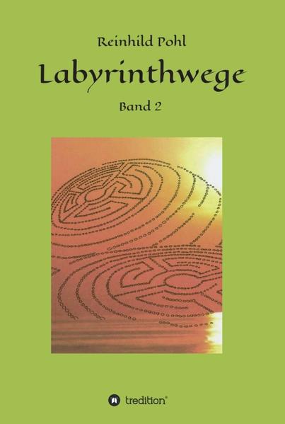 "Du kannst mir meine gewünschte Zukunft nehmen, aber nicht mein Schicksal. Wenn du mich in den Rat der Weisen aufnehmen willst, musst du mich nehmen, wie ich bin: mit allem, was ich zu geben habe, aber auch mit meinem unabhängigen Geist, meinen Fehlern und meinem Versagen, mit meinem freien Willen und meiner Verantwortung." Labyrinthwege will Mut machen - den Mut so zu sein, wie wir sind und wie wir sein wollen. Gemeinsam mit dem inneren und dem äußeren König begegnen wir auf verschlungenen Wegen der zeitlosen Frage, wie denke, fühle und handle ich, wenn das Leben mich herausfordert. Dabei hören wir von der tragenden Kraft der Liebe und erfahren: jeder Schritt auf der Suche nach sich selbst lohnt sich. Band 2 berichtet von der Einweihung des inneren Königs zum Weisen. Er zeigt die Anstrengungen, Erfolge und Misserfolge der Könige bei ihrer Aufgabe als Hüter der Grenzen und schildert Stationen ihres Pilgerweges in das Unbekannte - mit all seinen Freuden, Gefahren und Versuchungen.