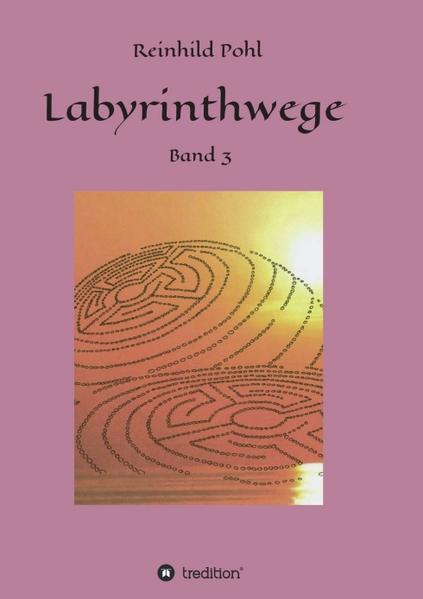 "Ich hasse es, es zugeben zu müssen, aber wir brauchen die Dämonen. Sie sind die Chaoskraft in uns. Sie stören und zerstören und damit geben sie uns neue Impulse. Stell dir vor, wir könnten reagieren, bevor es zu Gewalt und Grausamkeit kommt. Vielleicht wären wir dann keine Menschen mehr, sondern ein anderes, jetzt noch nicht existierendes Geschöpf. Vielleicht ist es dies, woraufhin wir uns entwickeln sollen." Labyrinthwege will Mut machen - den Mut so zu sein, wie wir sind und wie wir sein wollen. Gemeinsam mit dem inneren und dem äußeren König begegnen wir auf verschlungenen Wegen der zeitlosen Frage, wie denke, fühle und handle ich, wenn das Leben mich herausfordert. Dabei hören wir von der tragenden Kraft der Liebe und erfahren: jeder Schritt auf der Suche nach sich selbst lohnt sich. Band 3 führt uns in das Land der Dämonen und das Land der Weisen. Er konfrontiert uns mit dem Bösen und zeigt uns die hilfreichen Kräfte des Lebens. Die in den ersten beiden Bänden genannten Konflikte um Grenzen und Grenzlosigkeit erfahren eine Lösung - doch erst bei der Rückkehr in den Alltag wird sich die Reifung der Könige beweisen.