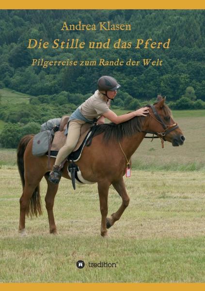 Wenn Du bei Dir bist, kannst Du nicht verloren gehen. Als Andrea und ihre Stute Lady aufbrechen, um eine Woche lang durch die Eifel zu wandern, da erfüllt sich ein großer Traum für die beiden. Sie wollen „auf Abenteuer gehen“, die menschenleere Weite der Eifel durchmessen und jeden Abend woanders Herberge nehmen. Während Andrea anfänglich mit Karte, Kompass und kruden Kreuzungen zu kämpfen hat, spürt sie irgendwann, dass es der innere Faden ist, dem sie eigentlich folgen. Lady übernimmt die Führung und die beiden gelangen an einen Ort, wo die Stille ihnen die Geheimnisse des Lebens zuflüstert.