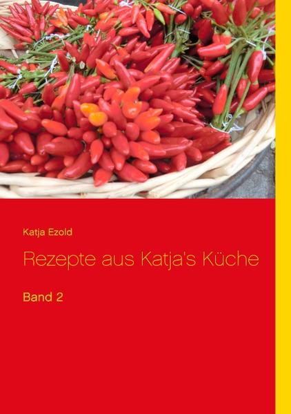 Kochen ist Liebe - unter dem Motto steht auch der zweite Band aus der Reihe "Rezepte aus Katja's Küche". Viele bekannte und einige weniger bekannte Rezepte - Hausmannskost aber auch mal was ausgefallenes - all das findet sich hier in diesem kleinen Büchlein. Es enthält Vorspeisen und Suppen genauso wie Hauptgerichte. Aber auch Backrezepte dürfen nicht fehlen und alles wird abgerundet durch einige "Geschenke aus der Küche".