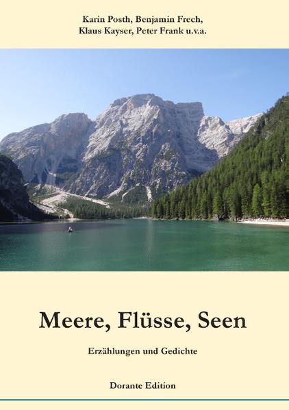 Hören Sie von Wasser- und Inselgeschichten und dem alten Leuchturm, folgen dem Gischtgestöber der Wale. Spuren der Wikinger kann man entdecken. Von Donau, Wolga, Weichsel und Elbe berichten andere Beiträge. Der armenische Sevansee und jene alte Vorhersage retten eine Familie vor heranrückenden Soldaten. Ein Fahrzeugschaden entscheidet den Weg vieler Flüchtlinge in der Wüste. Werden sie es nach Europa schaffen? Die Nöte der Haie kommen in den Blick, ebenso wie Plastikmüll in den Ozeanen. Der mysteriöse Tod eines alten Herrn am Kanal gibt Rätsel auf. Kinderabenteuer auf einem Waldtümpel müssen bestanden werden. Künstlerische Skulpturen an einem Bachlauf in hohen Bergen lassen sich bestaunen. Ausflüge führen an verschiedene Orte des Gardasees. Immer wieder kann man den Meereswellen lauschen.