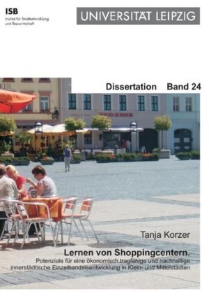 Shoppingcenter stehen immer wieder in der Kritik die Einzelhandelslandschaft der Innenstädte zu uniformisieren. Doch die Nachfrage nach innerstädtischen Shoppingcenterprojekten ist groß, denn rund 70% aller Projektentwicklungen werden an zentralen Standorten realisiert. Dabei stehen aktuell auch Klein- und Mittelstädte verstärkt im Fokus der Projektentwickler und Investoren. Was also macht das Format des Shoppingcenters so attraktiv? Und was kann man daraus für die notwendige innerstädtische Einzelhandelsentwicklung in Klein- und Mittelstädten lernen? Denn Klein- und Mittelstädte bestimmen als regionale Wirtschafts- und Arbeitsmarktzentren die wirtschaftliche, raumstrukturelle und gesellschaftliche Entwicklung Deutschlands entscheidend mit. Doch das Format des klassischen Shoppingcenters (mit einer Verkaufsfläche ab ca. 10 000 m²) ist i. d. R. nicht ohne Weiteres städtebaulich, funktional verträglich sowie wirtschaftlich erfolgreich auf Klein- und Mittelstädte übertragbar. Aus diesem Grund bedarf es alternativer Lösungsansätze. Die vorliegende Arbeit verfolgt dementsprechend das Ziel: Basierend auf einem abgeleiteten Shoppingcenter-Erfolgsfaktorenset einen Zielkatalog für die innerstädtische Einzelhandelsentwicklung abzuleiten.