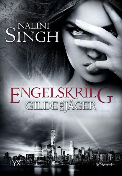 "Ich verschlinge die GILDE-DER-JÄGER-Bücher. Sie sind perfekt!" SYLVIA DAY Die Welt der Engel, Jäger und Vampire steht vor dem Abgrund. Nur knapp sind Elena und Raphael ihrem Schicksal entronnen und haben überlebt - doch der Preis dafür war hoch. Schon erhebt sich eine neue Gefahr: Dunkler Nebel hüllt ganze Landstriche ein und rottet die Bevölkerung aus. Schnell wird klar, dass dieses Gift stark genug ist, um auch den Erzengeln gefährlich zu werden. Selbst die versammelte Kraft des Kaders scheint nicht auszureichen, um die Welt zu retten. Dieser Krieg könnte sie alle das Leben kosten ... "Nalini Singhs GILDE-DER-JÄGER-Serie überwältigt mit Schönheit und Sinnlichkeit!" HEROES AND HEARTBREAKERS Band 12 der GILDE DER JÄGER von SPIEGEL-Bestseller-Autorin Nalini Singh