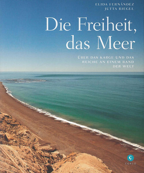 Wir romantisieren vom 'einfachen' Leben und schwadronieren von der 'Work-Life-Balance' - dieses Buch erzählt von Menschen, die es leben, das einfache, die in einem oft harten Dialog mit dem Meer, der Natur und ihren Kräften um ihr täglich Brot ringen: Die Pescadores Artesanales an der Küste Patagoniens, im Osten Argentiniens. Diese Fischer setzen sich den Naturgewalten Patagoniens aus - dem fast immer präsenten, so ungnädigen Wind, der Gleichförmigkeit der Steppe, den Launen des Meeres. Die Fischer geben ihre Traditionen und Kenntnisse, ihr Wissen um das launische Meer, den Wind und die einsame und magische Natur von Generation zu Generation weiter, es sind Menschen, die das Alphabet der Natur zu lesen verstehen, Menschen, die mit ihren Händen würdige Arbeit verrichten. Die poetischen Fotografien von Jutta Riegel und die stimmungsvollen Texte von Elida Fernàndez würdigen diese Menschen und den Reichtum der Tierwelt, die Geografie, die Besonderheit des Klimas, die Geschichte dieser einzigartigen Landschaft an einem Rand unserer Welt. Vom Reichtum des Wenigen, vom Glück, das in einem einfachen Leben wohnen kann, vom Verbundensein mit der Natur - aber auch von den Herausforderungen des Kargen und vom Kampf um das Alltägliche: Für Schwärmer und Realisten gleichermaßen.