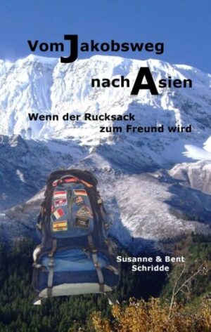 Der Jakobsweg kann vieles bewirken. Für Susanne und Bent Schridde war er der Grund, das "alte" Leben einzutauschen gegen ein neues, unbekanntes. Fest stand lediglich das erste Ziel: Nepal sollte es sein, das kleine Land mitten im Himalaya, das mit einer der schönsten Trekkingstrecken der Welt einen unwiderstehlichen Reiz ausübte. Der Annapurna Circuit und die Überquerung des Thorang La Passes auf einer Höhe von 5.416 Metern zogen sie magisch an. Für alles Weitere gab es keinen Plan. Sie wollten sich einfach treiben lassen - wie lange auch immer. Es sollte eine vier Jahre lange Reise werden, auf der sie mit dem Rucksack auf dem Rücken acht Länder Asiens kennen und lieben lernten. Auf herzerfrischende Weise nehmen sie den Leser mit auf diese Reise, berichten über die Vorbereitung, die schon ganz anders verlief als geplant, und über die vielfältigen Erfahrungen und Erlebnisse während dieser abenteuerlichen Zeit. Ganz nebenbei erhält der Leser unzählige Informationen über die bereisten Länder, wundervolle Orte mit liebenswerten Menschen und darüber, wie es ist, auf einer winzigen paradiesischen Insel in Indonesien eine Strandbar zu betreiben ... Zusätzlich enthält das Buch einen Link zu einer Website, auf der die Reise mit mehr als 400 exklusiven Fotos begleitet wird.